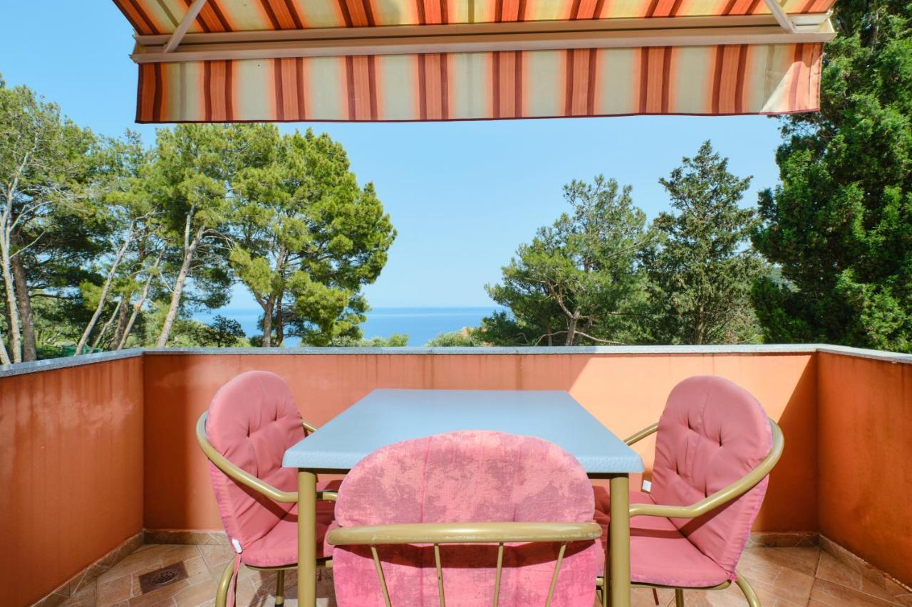 Apartments With A Parking Space Cunski, Losinj - 7867 Buitenkant foto